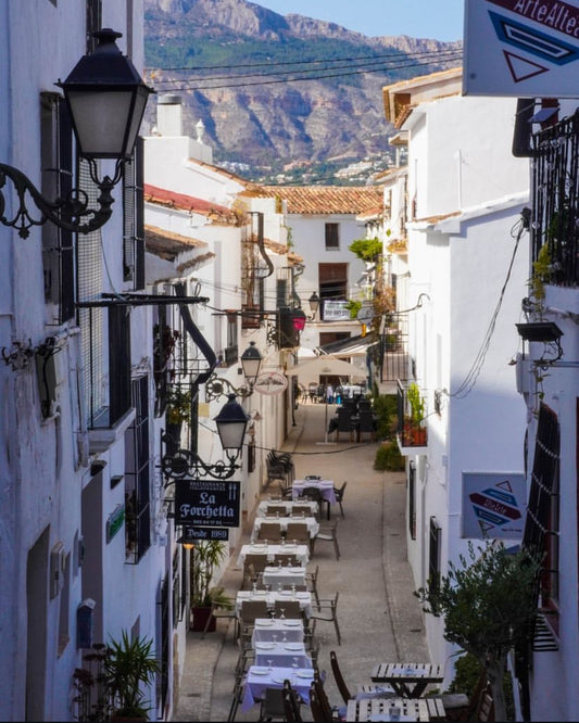 Exploring Altea: A Guide to the Best Local Experiences